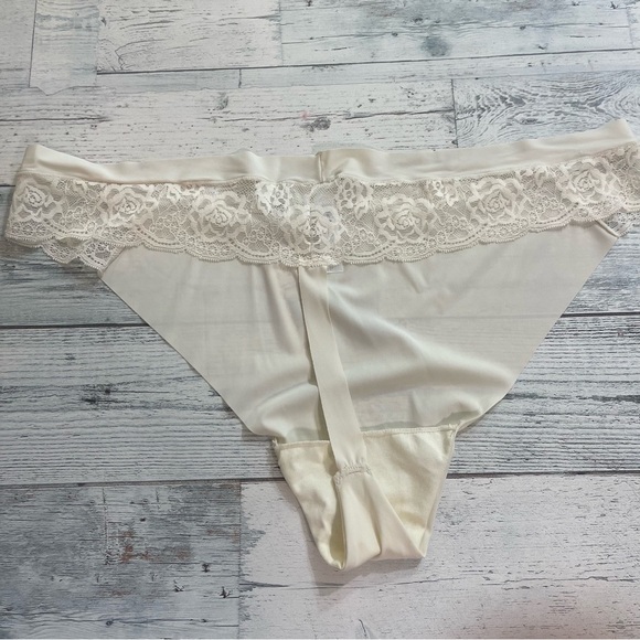 Blake & Co Plus Size 3 Pair Nylon Spandex Lace Thongs  3X NEW - Picture 4 of 15